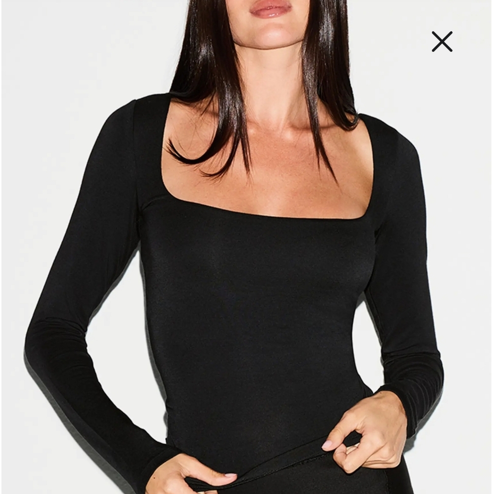 SKIMS smooth layers square neck long sleeve top Obsidian small
